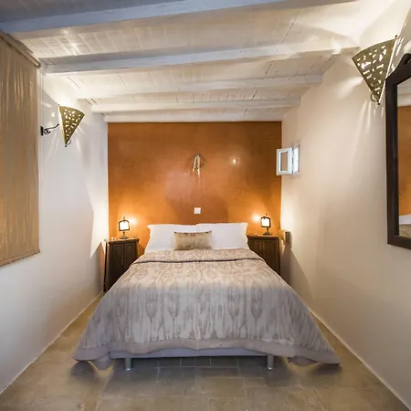 Heliophos Boutique Caves 4* أويا