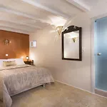 Heliophos Boutique Caves 4*