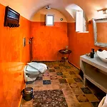 Heliophos Boutique Caves 4* أويا