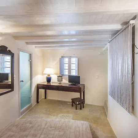 Heliophos Boutique Caves 4*