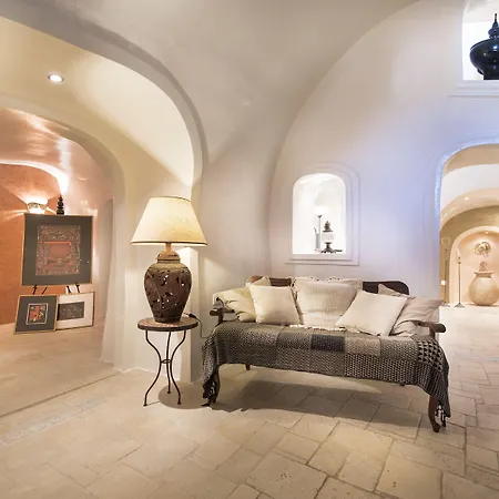 Heliophos Boutique Caves