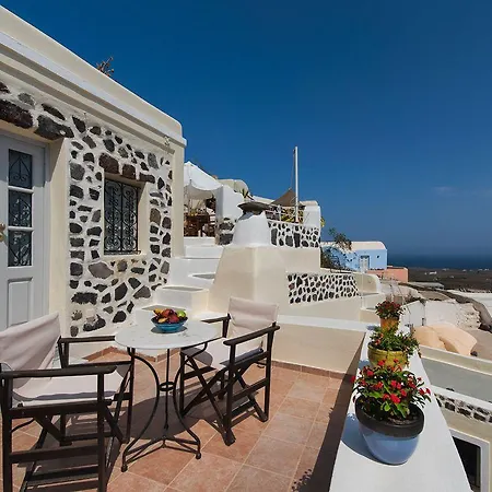 Heliophos Boutique Caves 4* أويا