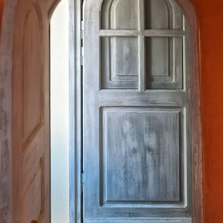 Heliophos Boutique Caves