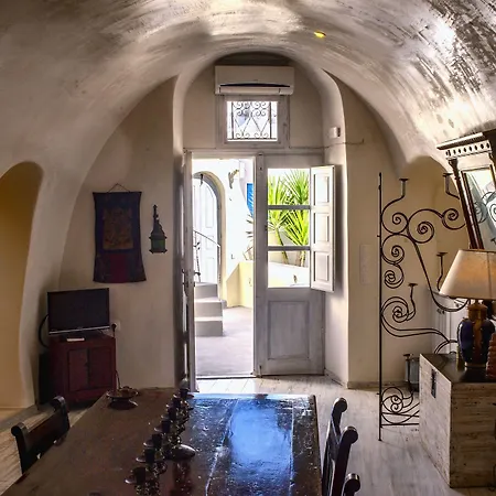 Heliophos Boutique Caves شقة فندقية أويا