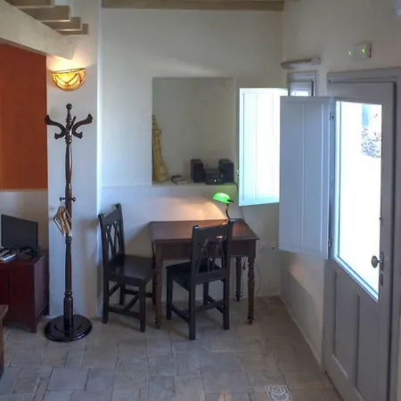 Heliophos Boutique Caves Oia