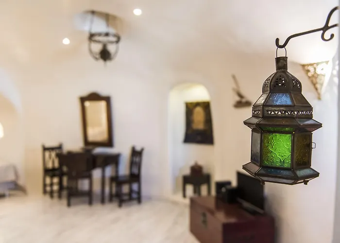 Heliophos Boutique Caves أويا