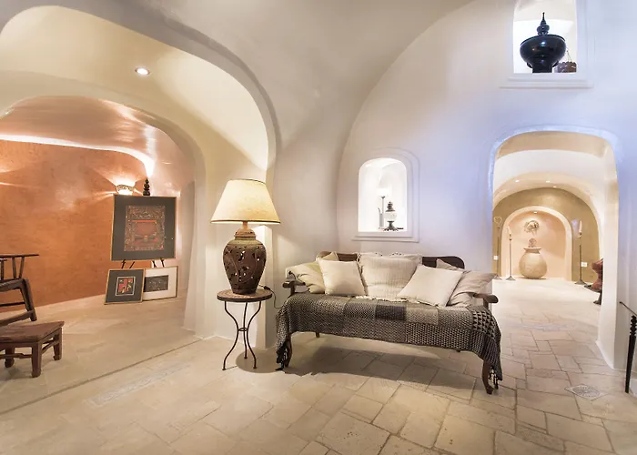 Heliophos Boutique Caves