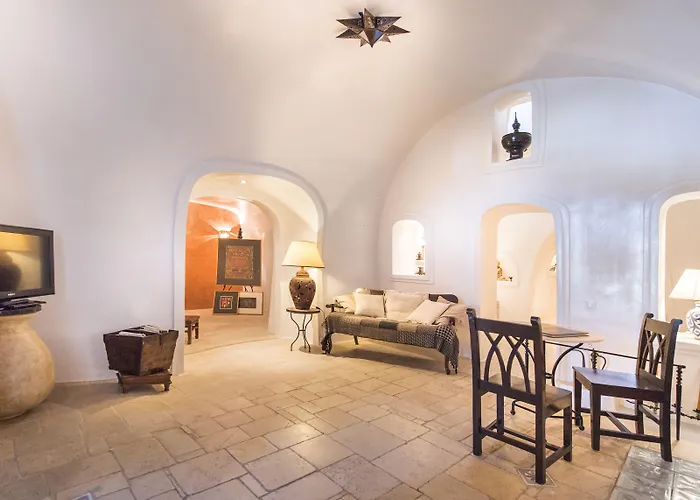 Heliophos Boutique Caves