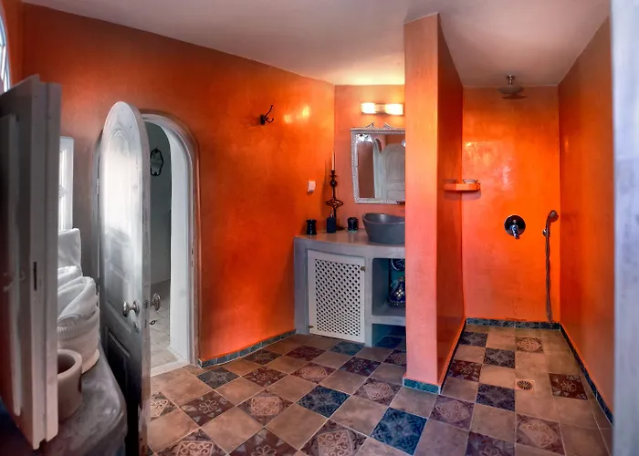 Heliophos Boutique Caves شقة فندقية أويا