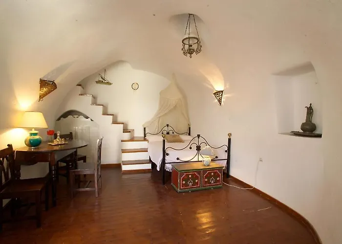 Heliophos Boutique Caves 4*