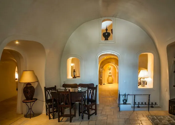 Heliophos Boutique Caves