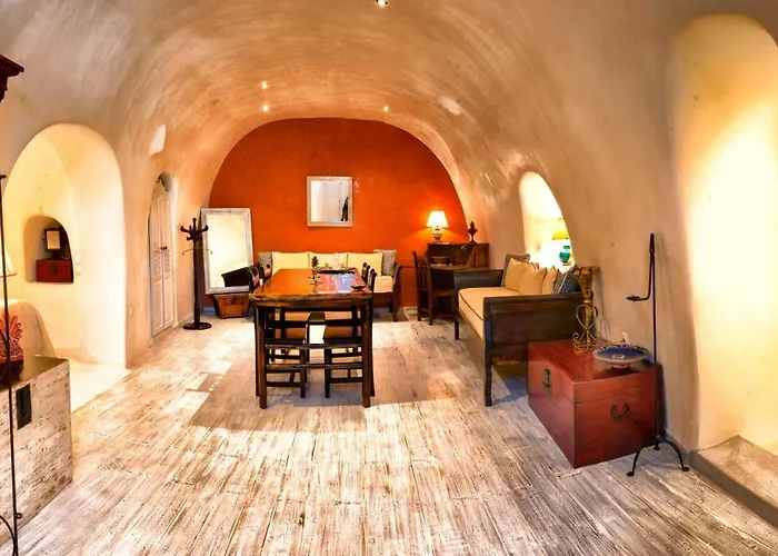 Heliophos Boutique Caves 4*