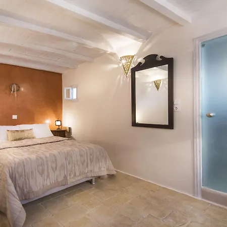 Heliophos Boutique Caves 4*