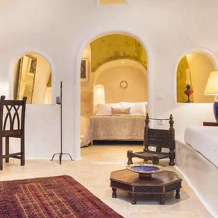 Heliophos Boutique Caves 4* Oia (Santorini)