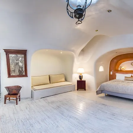 Heliophos Boutique Caves 4* Oia (Santorini)