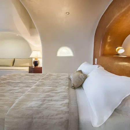 Heliophos Boutique Caves 4* Oia (Santorini)