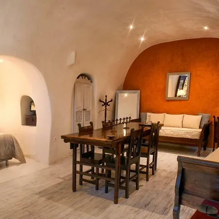 Heliophos Boutique Caves Oia (Santorini)