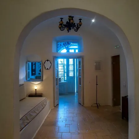 Heliophos Boutique Caves 3* Oia (Santorini)