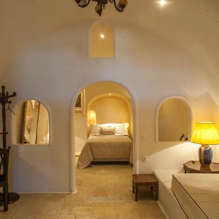Heliophos Boutique Caves 3*