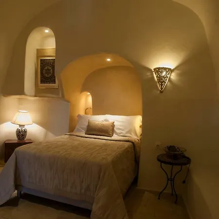 Heliophos Boutique Caves Aparthotel Oia (Santorini)