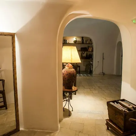 Heliophos Boutique Caves 4*