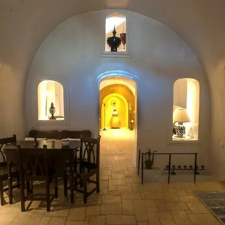 Heliophos Boutique Caves Aparthotel Oia (Santorini)