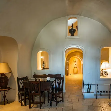 Heliophos Boutique Caves