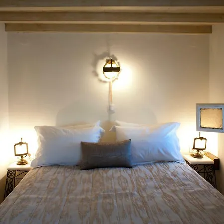 Heliophos Boutique Caves