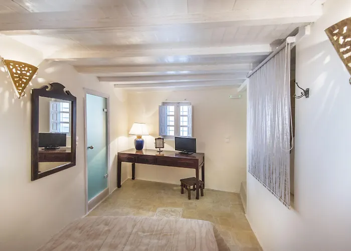 Heliophos Boutique Caves 4*