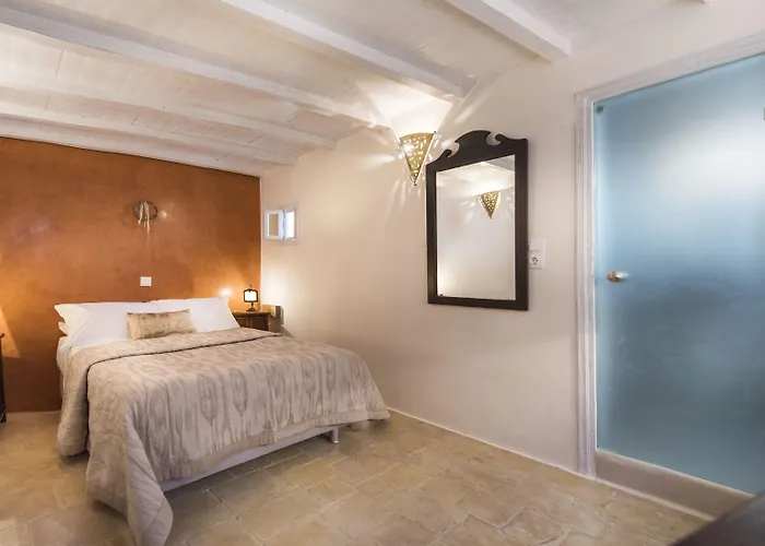 Heliophos Boutique Caves 4*