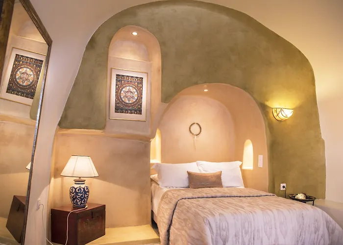 Heliophos Boutique Caves 4*