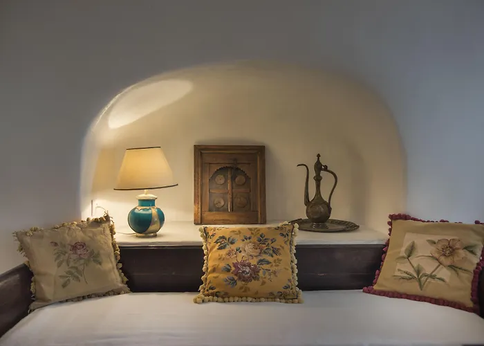 Heliophos Boutique Caves