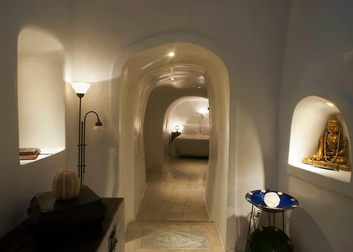 Heliophos Boutique Caves 4* 伊亚