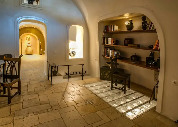 Heliophos Boutique Caves 4*