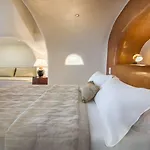 Heliophos Boutique Caves 4* Oia