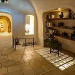 Heliophos Boutique Caves 4*